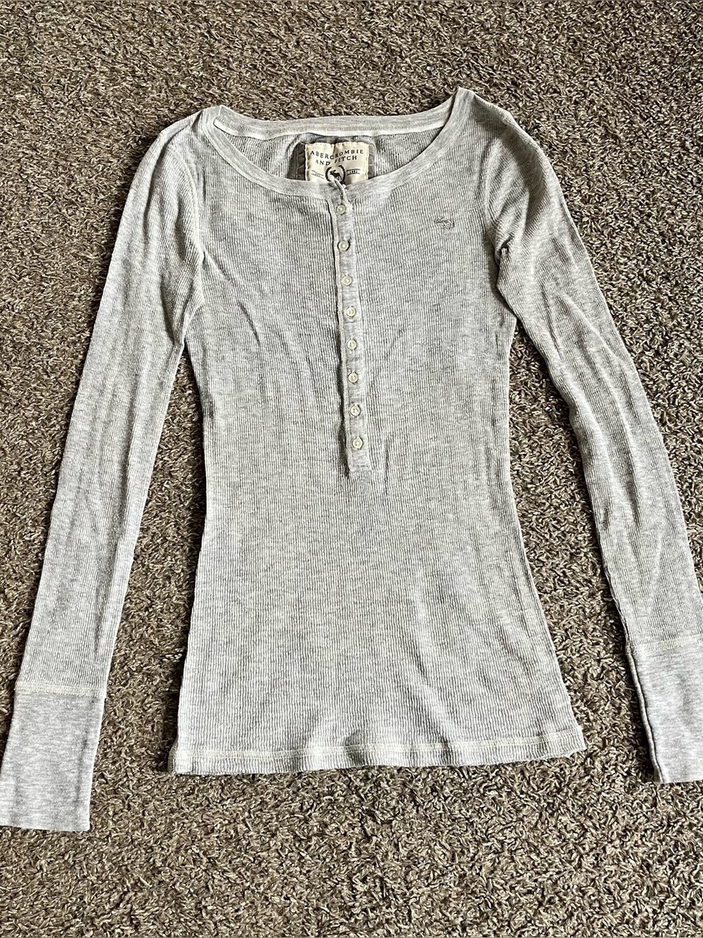 Vintage Y2K Abercrombie & Fitch Long Sleeve Gray Henley Shirt Fitted Bella Swan